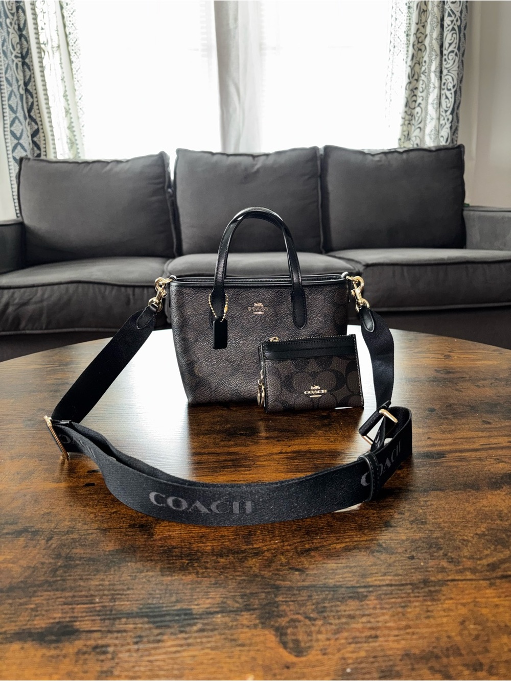 Coach city mini tote bag with matching wallet - Picture 3 of 3